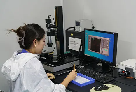 中心偏差測定器